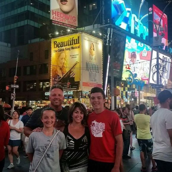 Meet your Posher, Tricia - Picture 1 of 1